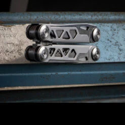 Boker Plus Specialist Pro 19 Boker Plus Specialist Pro -Victorinox Sales 09BO830det5 20475.1653401391