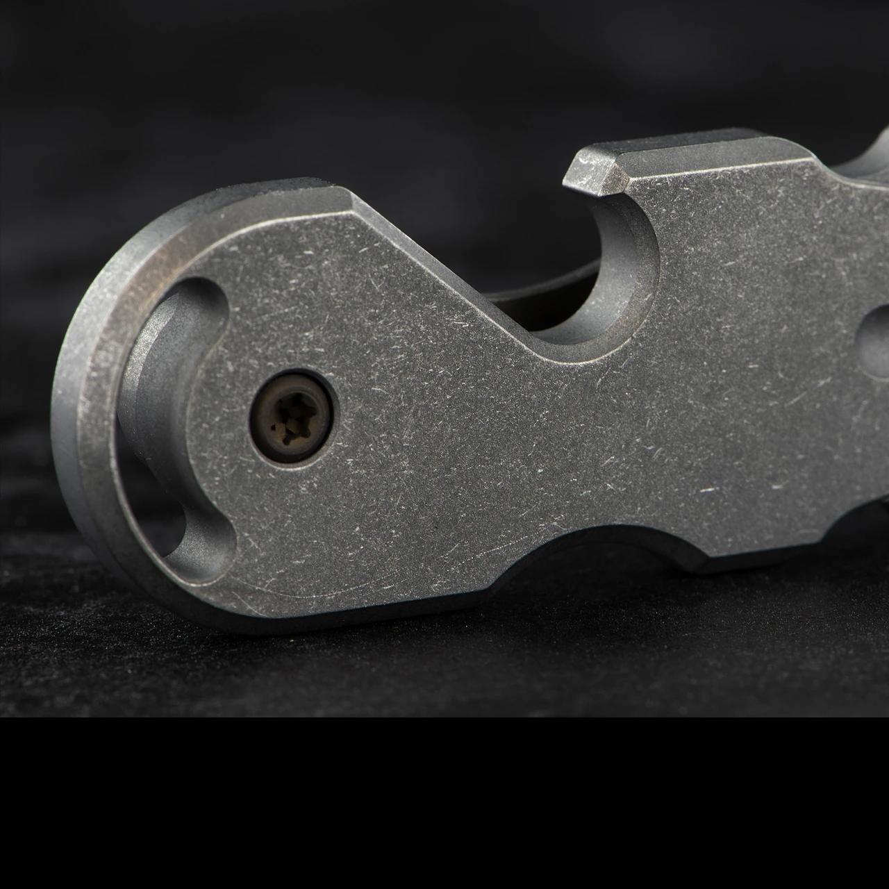 We Knife Gesila Pry Bar 6 We Knife Gesila Pry Bar - Image 4