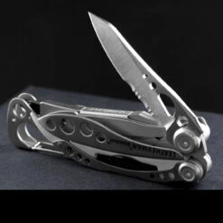 Leatherman Skeletool -Victorinox Sales WIT LT85.4 66465.1650445555.1280.1280 00700.1650469396