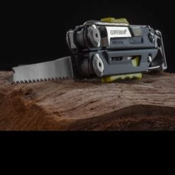 Leatherman Signal -Victorinox Sales wit lt700bldet3 31458.1587418991