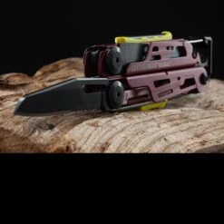 Leatherman Signal Black Red -Victorinox Sales wit lt700rddet 50956.1587729535